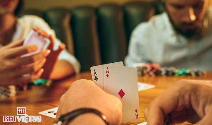 Tìm hiểu thứ tự bài Poker