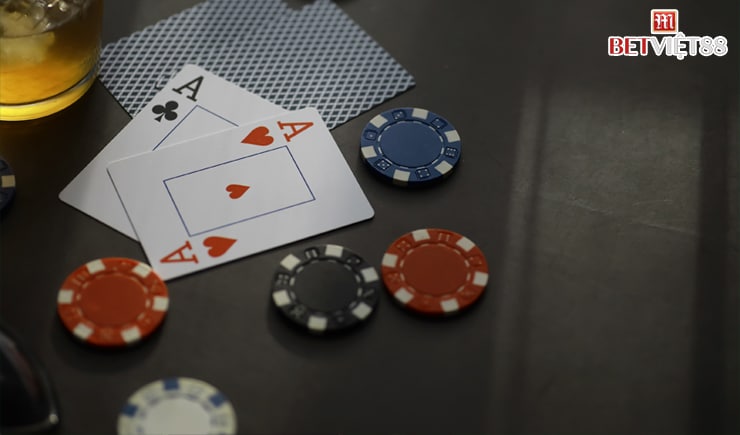 Nắm bắt những kỹ năng chơi Poker online chi tiết